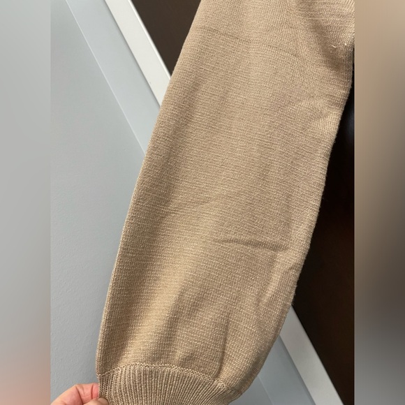 BiBi Long Sleeve Mock Neck With Cut Out Detail. 💙 - Picture 5 of 7